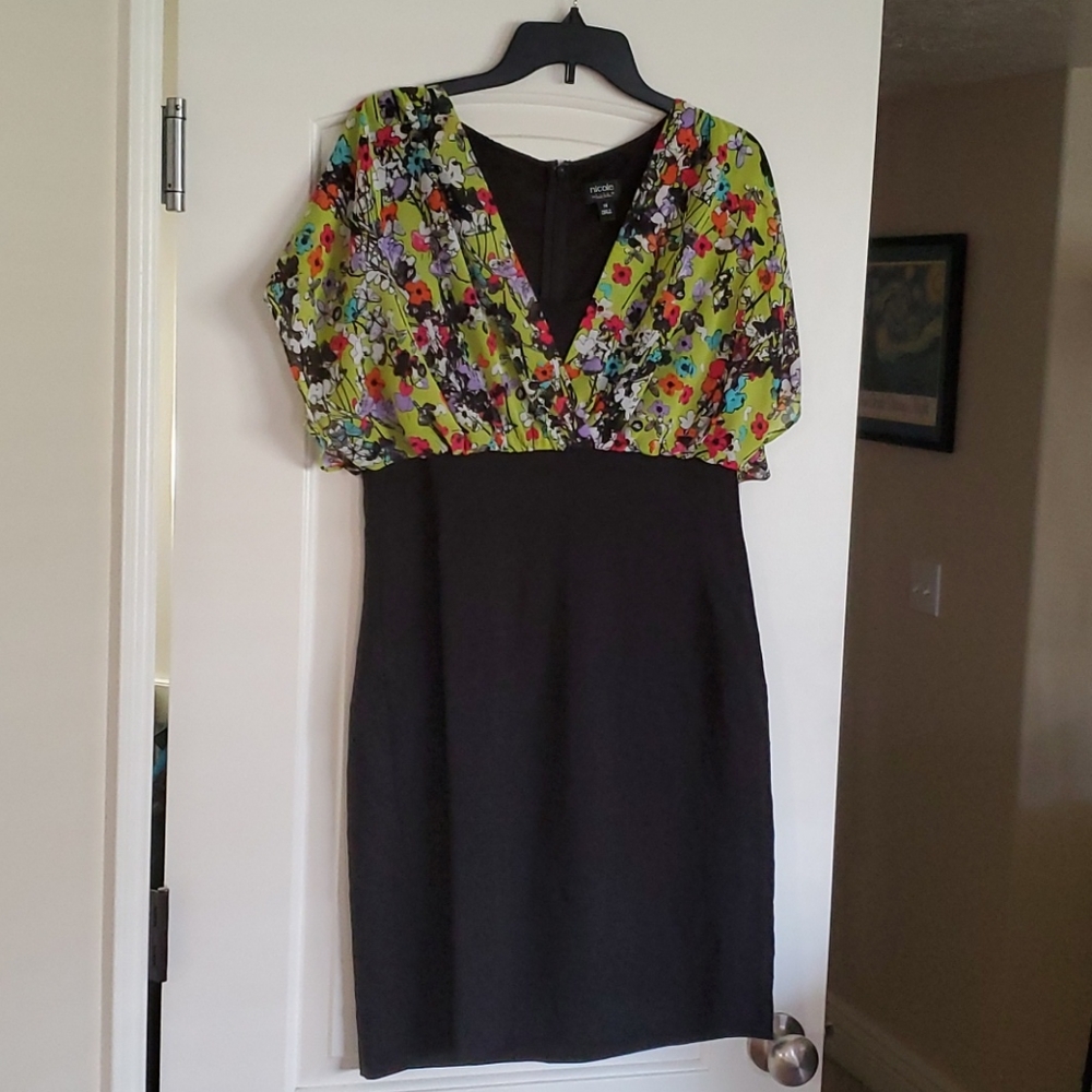 Slightly fitted Dress